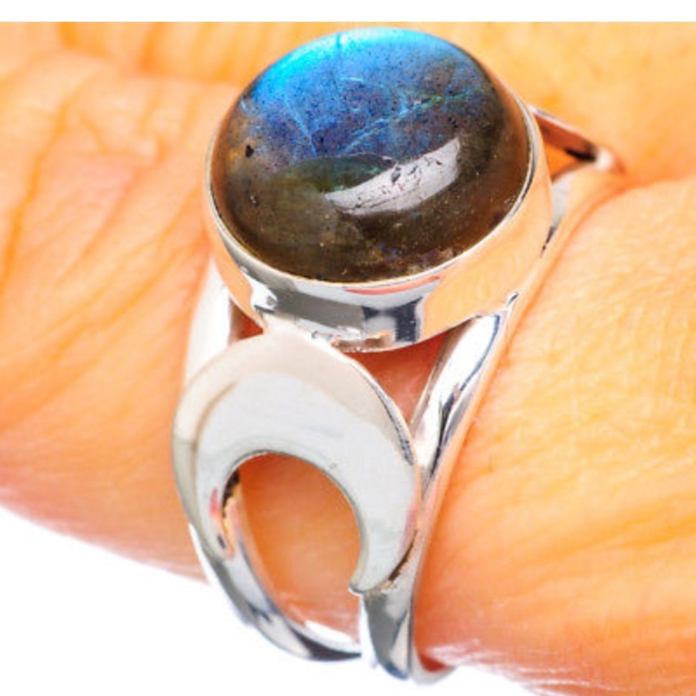Labradorite moon goddess ring